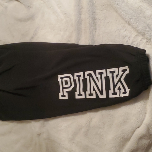 Pink VS sweats - Picture 3 of 3